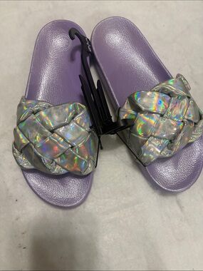 Women's Iridescent Silver Braided Slide Sandals - Lavender Footbed tag says 5-6